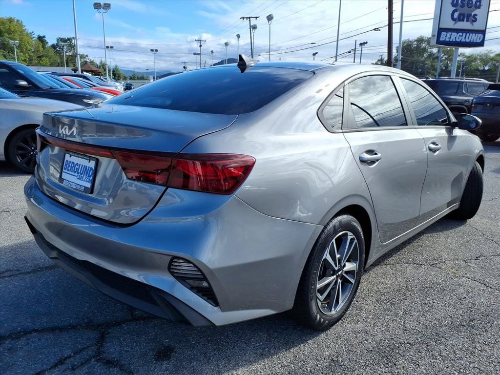Used 2023 Kia Forte LXS FWD image 4