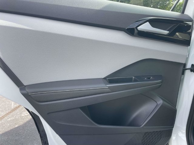 Certified 2024 Volkswagen Taos S FWD image 11