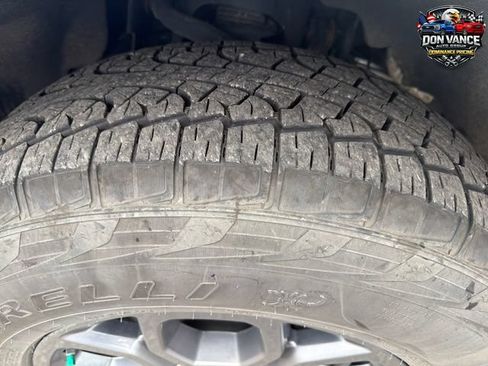 Used 2025 Ford Expedition Max Active AWD/4WD image 27