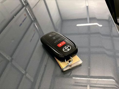 Used 2025 Toyota Corolla SE FWD image 9