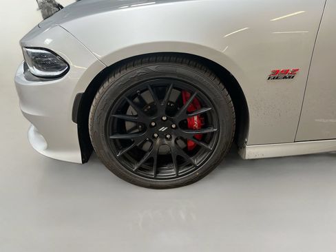 Used 2022 Dodge Charger Scat Pack w/ Dynamics Package RWD image 31