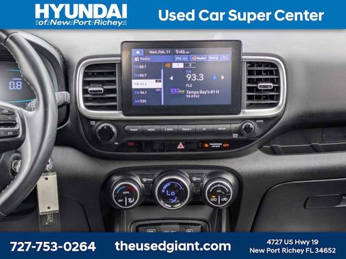 Certified 2023 Hyundai Venue SEL image 18