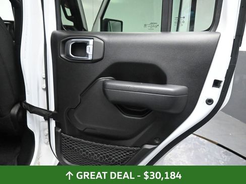Used 2022 Jeep Gladiator Sport image 23