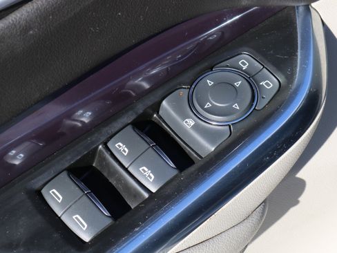 Used 2021 Cadillac XT4 Luxury w/ Cold Weather Package image 24