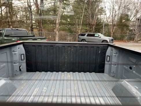 Used 2024 Chevrolet Silverado 1500 LT image 37