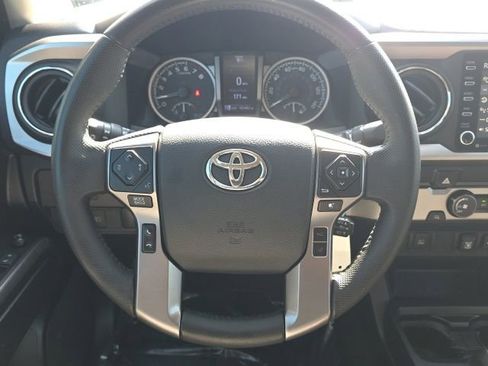 Used 2020 Toyota Tacoma SR5 RWD image 12