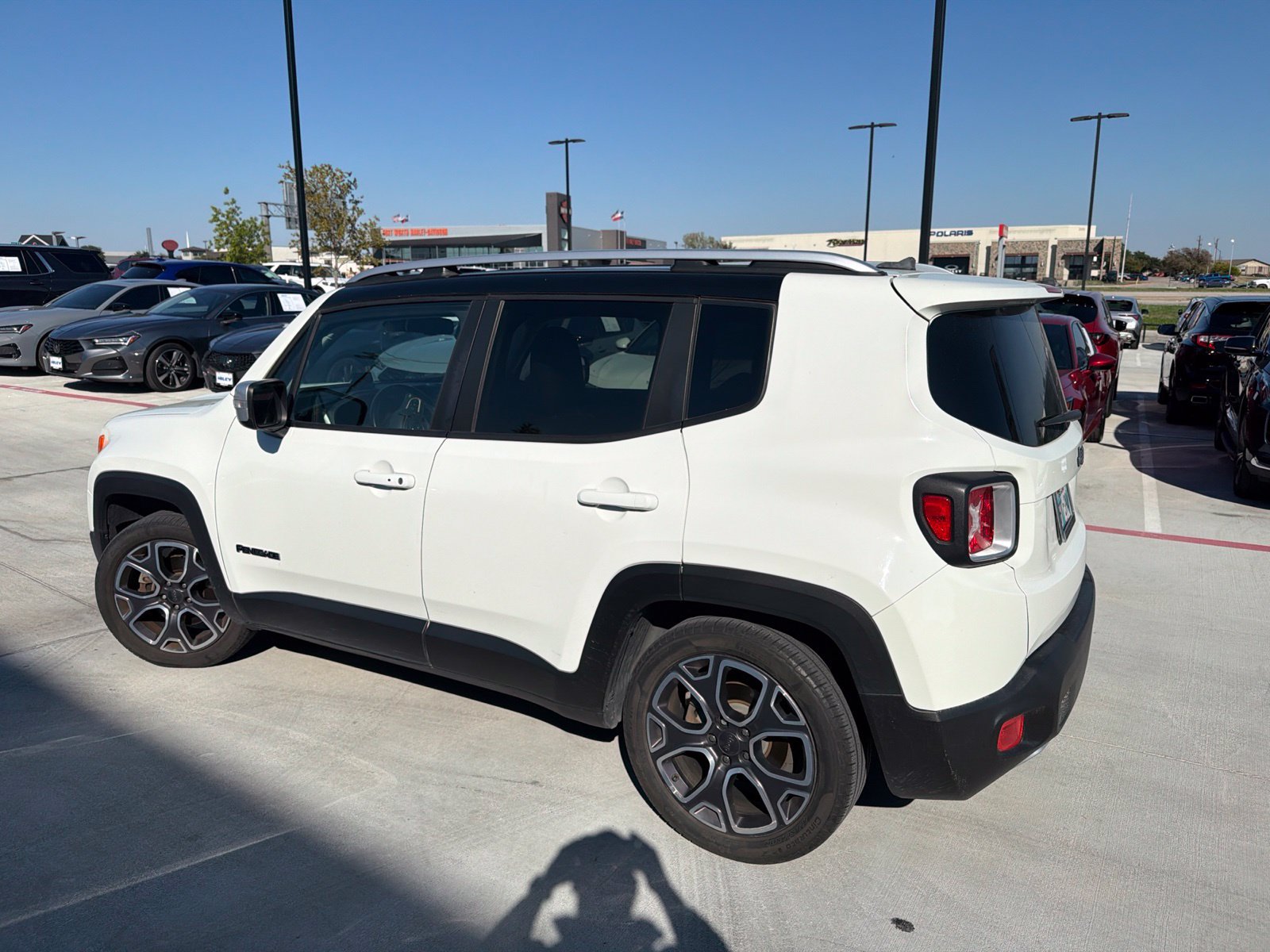 Used 2017 Jeep Renegade Limited FWD image 3