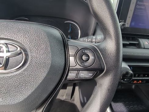 Used 2025 Toyota RAV4 XLE image 16