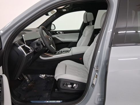 New 2026 BMW X7 xDrive40i w/ M Sport Package image 5