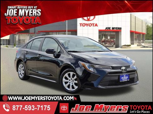 Used 2026 Toyota Corolla LE FWD image 1