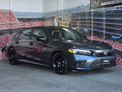 Used 2022 Honda Civic Sport image 1