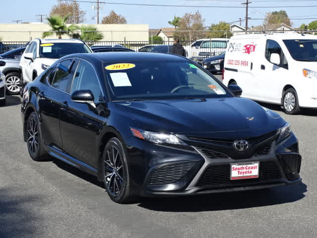 Certified 2022 Toyota Camry SE FWD image 2