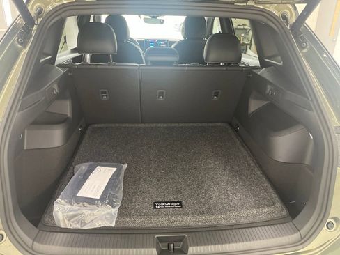 New 2026 Volkswagen Tiguan SE R-Line AWD/4WD image 33
