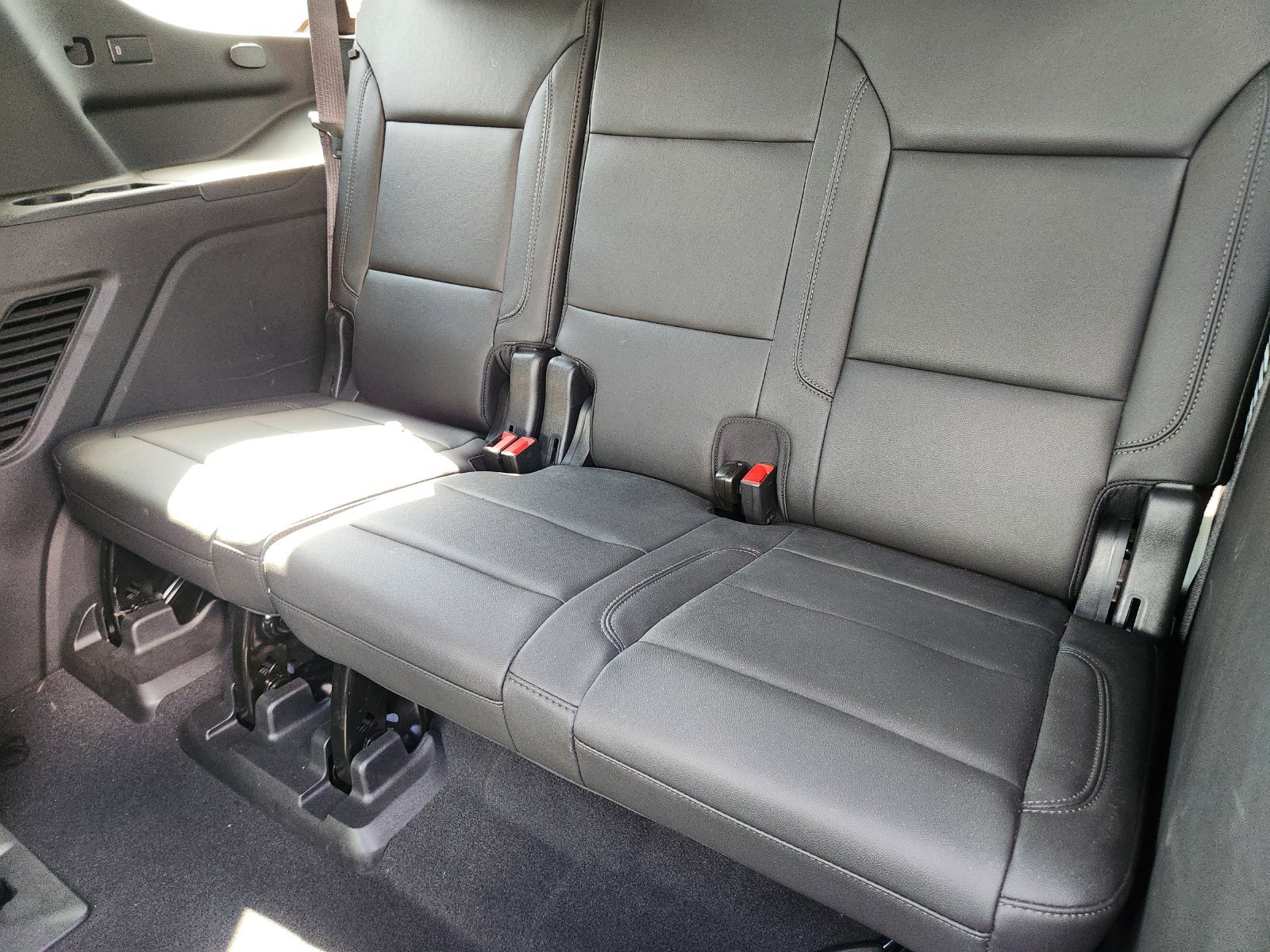 Used 2024 Chevrolet Tahoe LT w/ Luxury Package RWD image 35