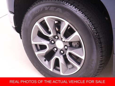 Used 2022 Chevrolet Silverado 1500 LT AWD/4WD image 16
