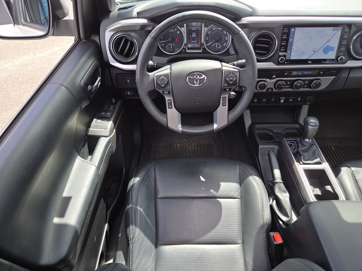 Used 2022 Toyota Tacoma Limited AWD/4WD image 30