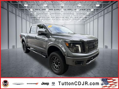 Used 2019 Nissan Titan SV w/ SV Convenience Package AWD/4WD image 1