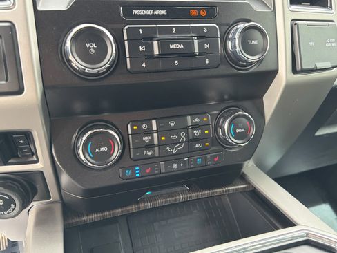 Certified 2021 Ford F350 Lariat w/ Lariat Ultimate Package AWD/4WD image 33