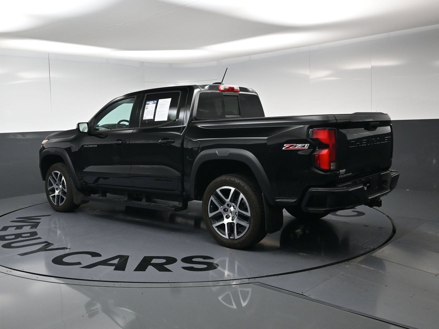 Used 2024 Chevrolet Colorado Z71 w/ Z71 Convenience Package 2 AWD/4WD image 19