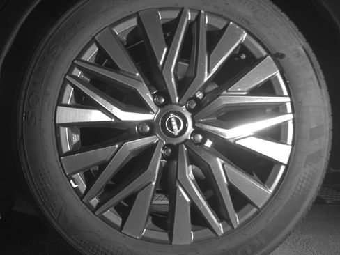 Used 2025 Nissan Altima 2.5 SV FWD image 14