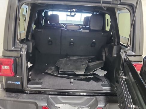 Used 2023 Jeep Wrangler Unlimited Rubicon 4xe image 10