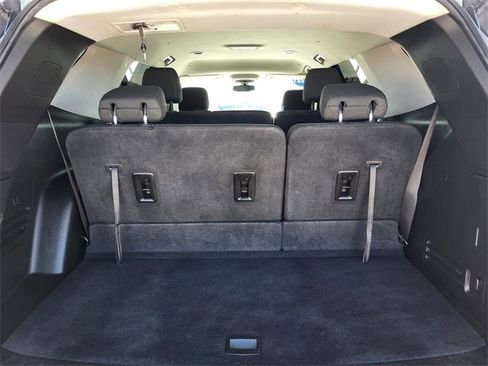 Used 2021 Chevrolet Traverse LS image 18