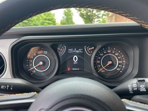 Used 2024 Jeep Wrangler Unlimited Sport AWD/4WD image 17