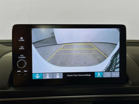 Used 2024 Honda Pilot EX-L image 6