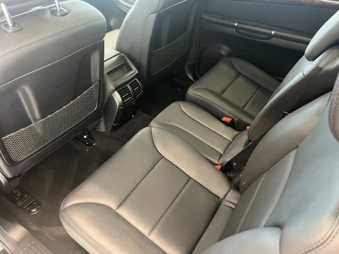 Used 2011 Mercedes-Benz R 350 4MATIC image 36