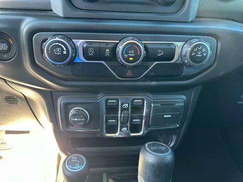 Used 2020 Jeep Wrangler Unlimited Sport S image 30