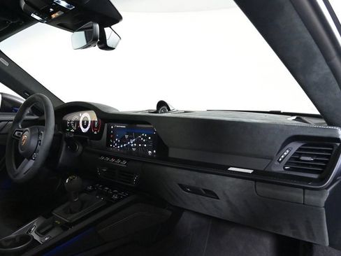 Used 2026 Porsche 911 GT3 RWD image 17