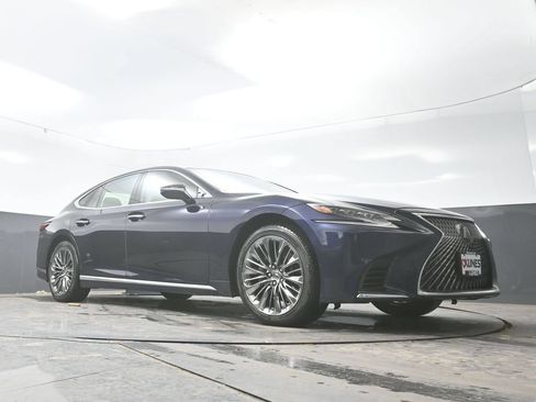 Used 2018 Lexus LS 500 AWD w/ Interior Upgrade Package image 52