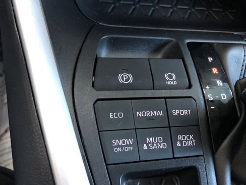 Certified 2025 Toyota RAV4 XLE image 17