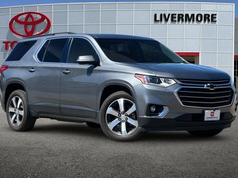 Used 2019 Chevrolet Traverse LT w/ LT Premium Package image 2