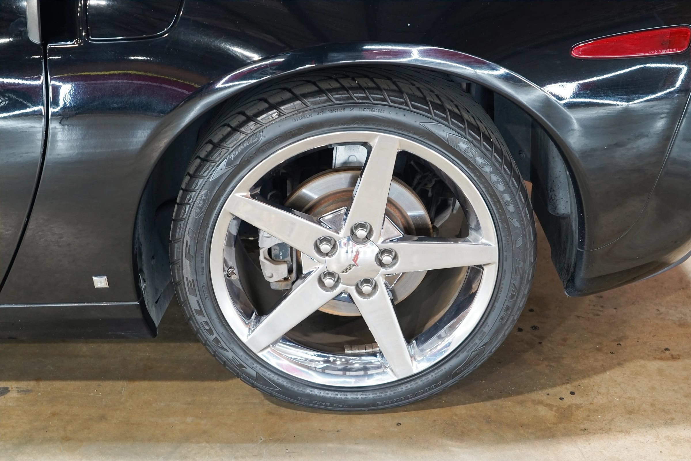 Used 2007 Chevrolet Corvette Coupe w/ Preferred Equipment Group RWD image 55