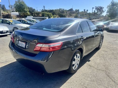 Used 2009 Toyota Camry LE FWD image 6