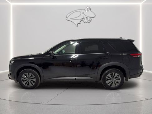 Used 2024 Nissan Pathfinder S w/ Cargo Package AWD/4WD image 2