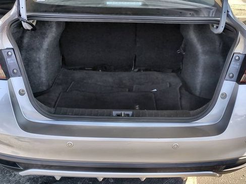 Used 2021 Nissan Versa SV FWD image 28