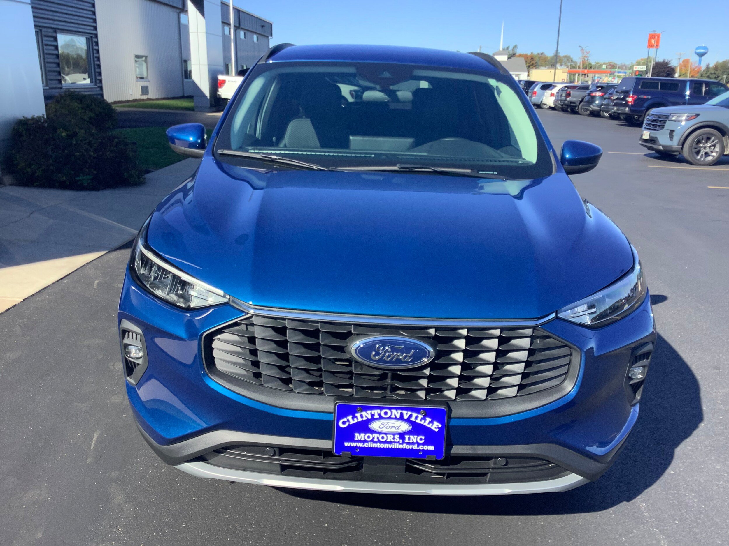 Used 2023 Ford Escape SE FWD image 3