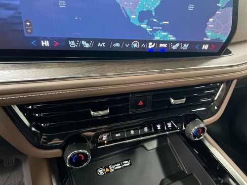 New 2026 Chevrolet Suburban High Country image 17