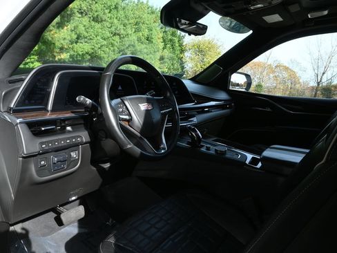 Used 2021 Cadillac Escalade Sport Platinum w/ Heavy-Duty Trailer Package image 15