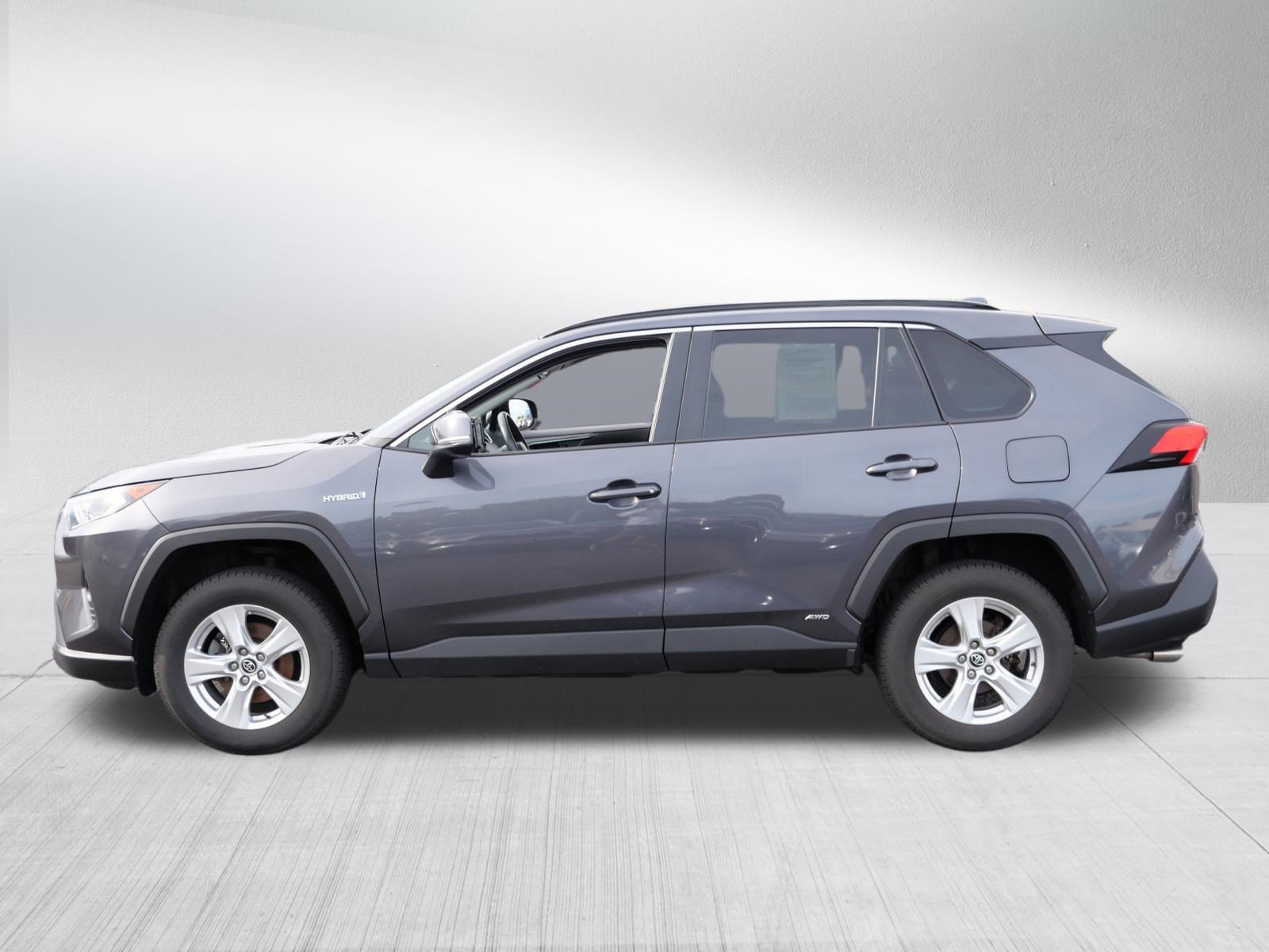 Used 2020 Toyota RAV4 XLE w/ Convenience Package AWD/4WD image 4