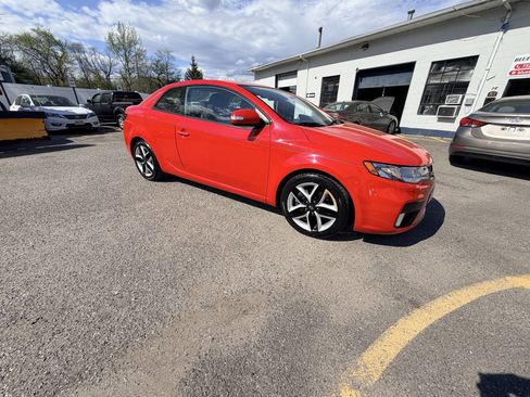 Used 2010 Kia Forte Koup SX image 50