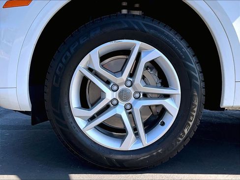 Used 2019 Audi Q5 2.0T Premium w/ Convenience Package AWD/4WD image 12