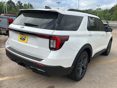 New 2026 Ford Explorer ST-Line w/ ST-Line Street Pack RWD image 5