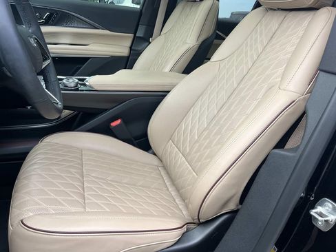 Certified 2024 Cadillac Lyriq Luxury w/ Nappa Leather Package AWD/4WD image 35