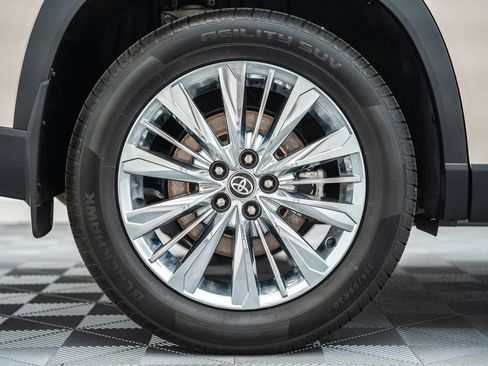 Used 2024 Toyota Grand Highlander AWD image 22