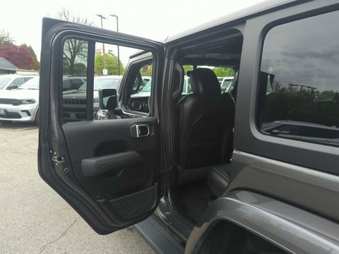 Used 2022 Jeep Wrangler Unlimited Sahara w/ Cold Weather Group AWD/4WD image 25