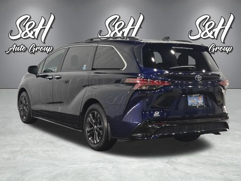 Used 2024 Toyota Sienna XSE w/ XSE Plus Package AWD/4WD image 19