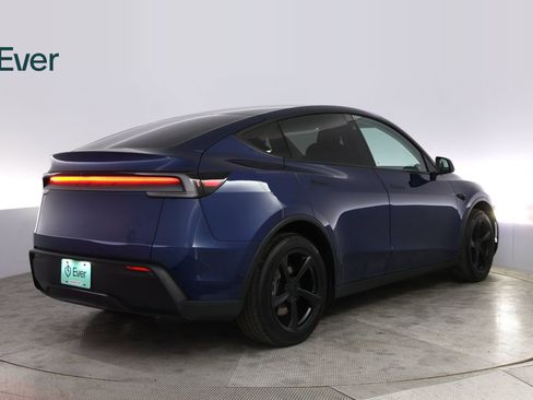 Used 2026 Tesla Model Y 2WD image 3